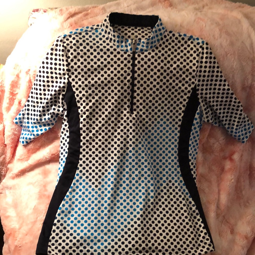 Tail White Label Medium 1/4 zipper short sleeve flattering black and blue dotted